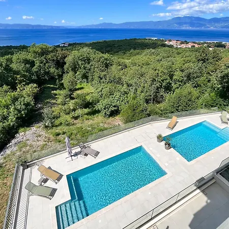 Luxury In Nature With Pool & Gym Appartement Kostrena