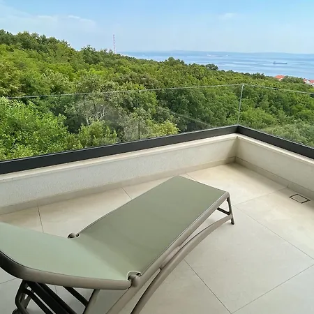Luxury In Nature With Pool & Gym Appartement