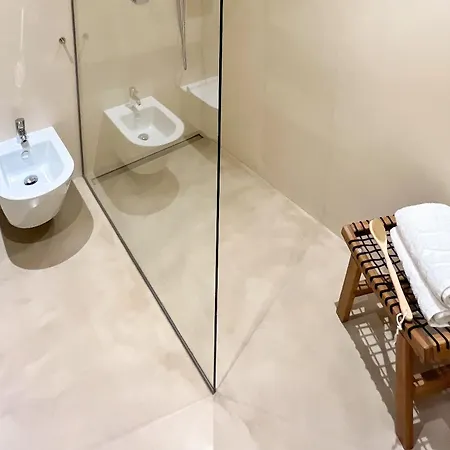 Luxury In Nature With Pool & Gym 아파트