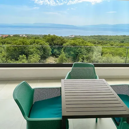 Luxury In Nature With Pool & Gym Appartement *
