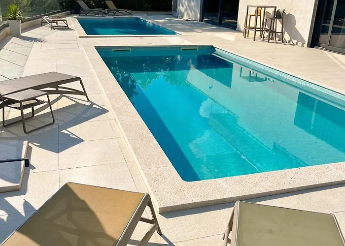 Lägenhet Luxury In Nature With Pool & Gym *