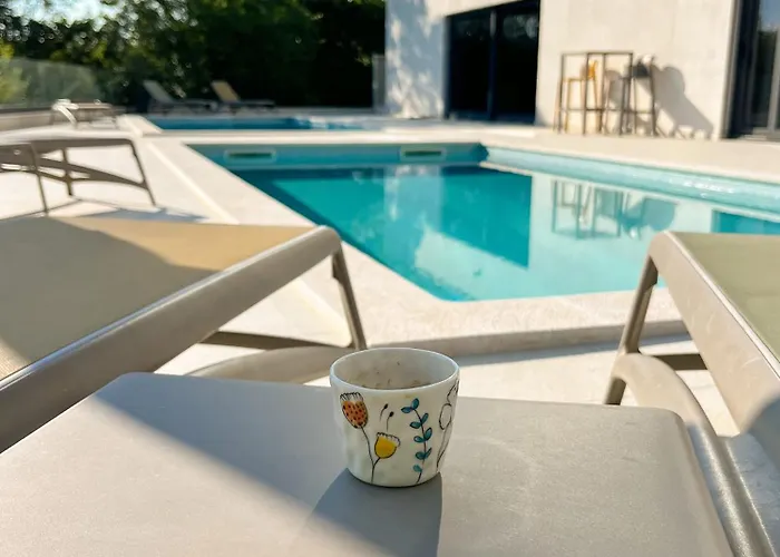 Luxury In Nature With Pool & Gym Kostrena