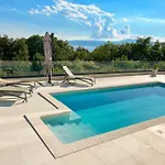 Luxury In Nature With Pool & Gym Kostrena