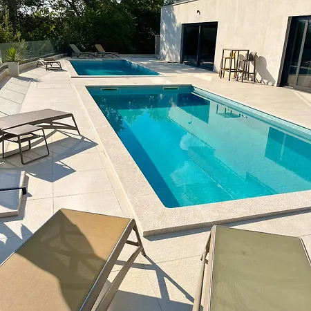 Appartamento Luxury In Nature With Pool & Gym *