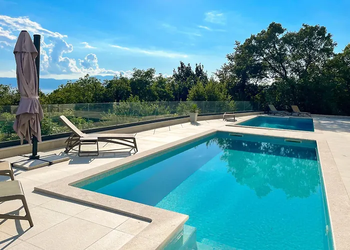 Luxury In Nature With Pool & Gym Appartamento Kostrena