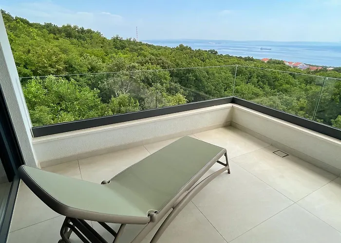 Luxury In Nature With Pool & Gym Appartamento